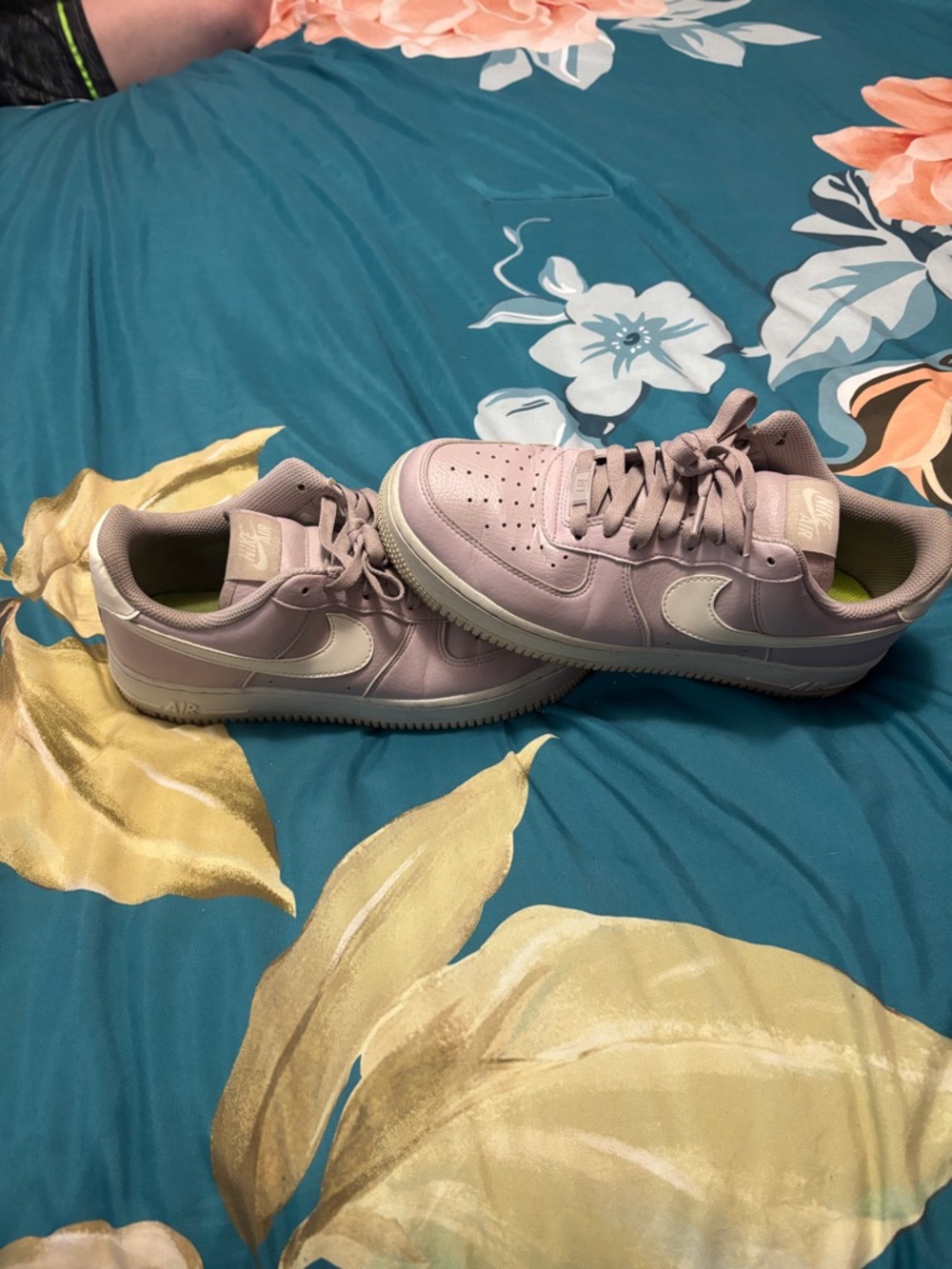 Nike Women’s Low-Top Sneakers in Pastel Pink with White Swoosh - Picture 2 of 5